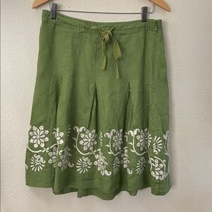 Ann Taylor Green A-Line Skirt with White Floral Embroidery